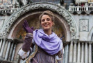 威尼斯狂欢节举行“玛丽节”游行