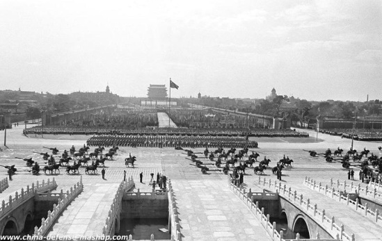组图:1953年国庆阅兵 人民军队开展正规化建设