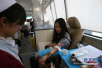 青岛六旬老人义务献血多年　等于全身血液捐6遍