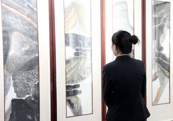 谢安钧写意山水画作品研究展在郑州举办