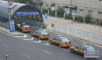 郑州取缔出租车后窗广告后　仍有人在出租车后窗贴广告
