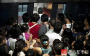 深圳地铁将试行女性专用车厢