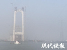五峰山长江大桥先导索开始过江，开启主缆架设“跨江时代”